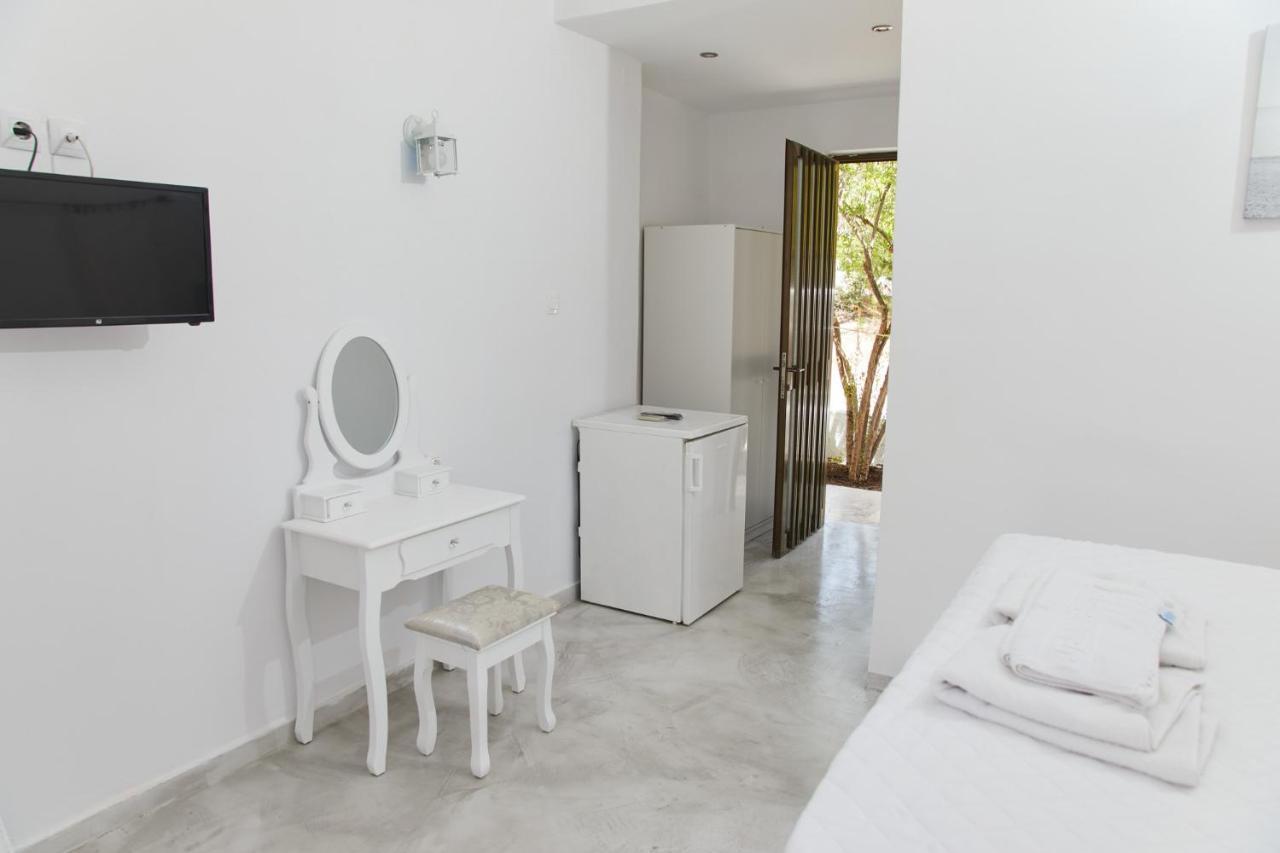 Agia Marina Golden Star Praxitelousアパートメント エクステリア 写真