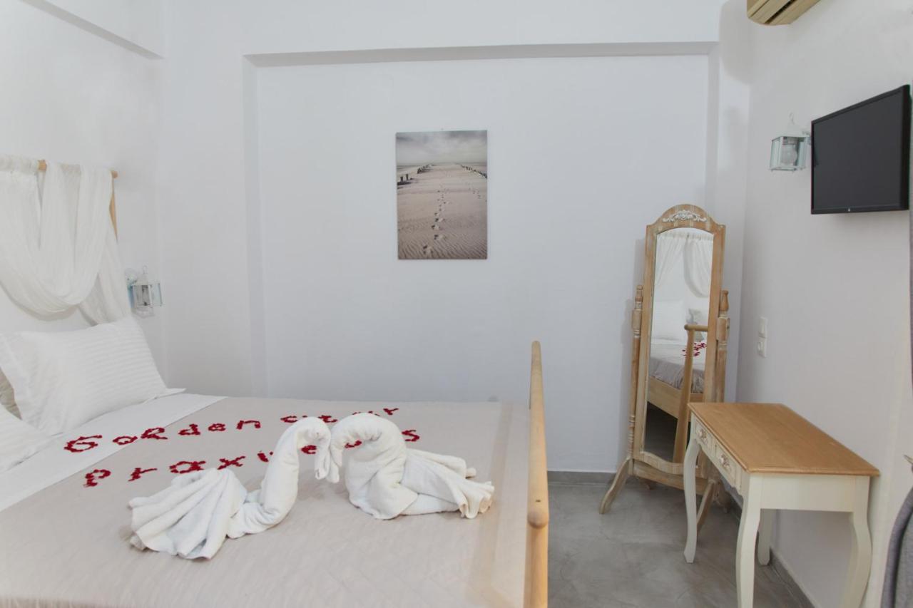 Agia Marina Golden Star Praxitelousアパートメント エクステリア 写真