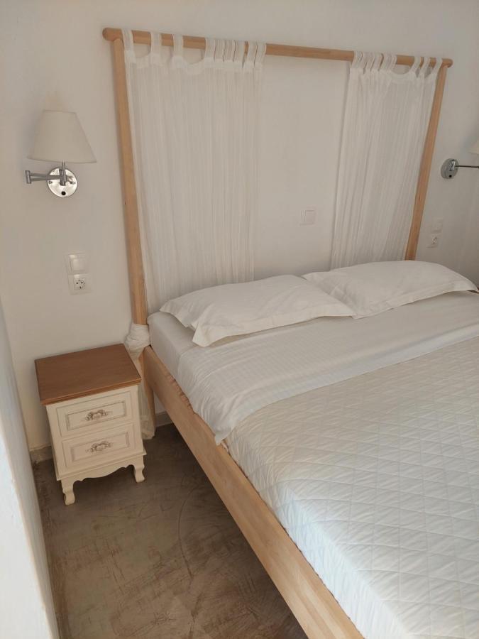 Agia Marina Golden Star Praxitelousアパートメント エクステリア 写真