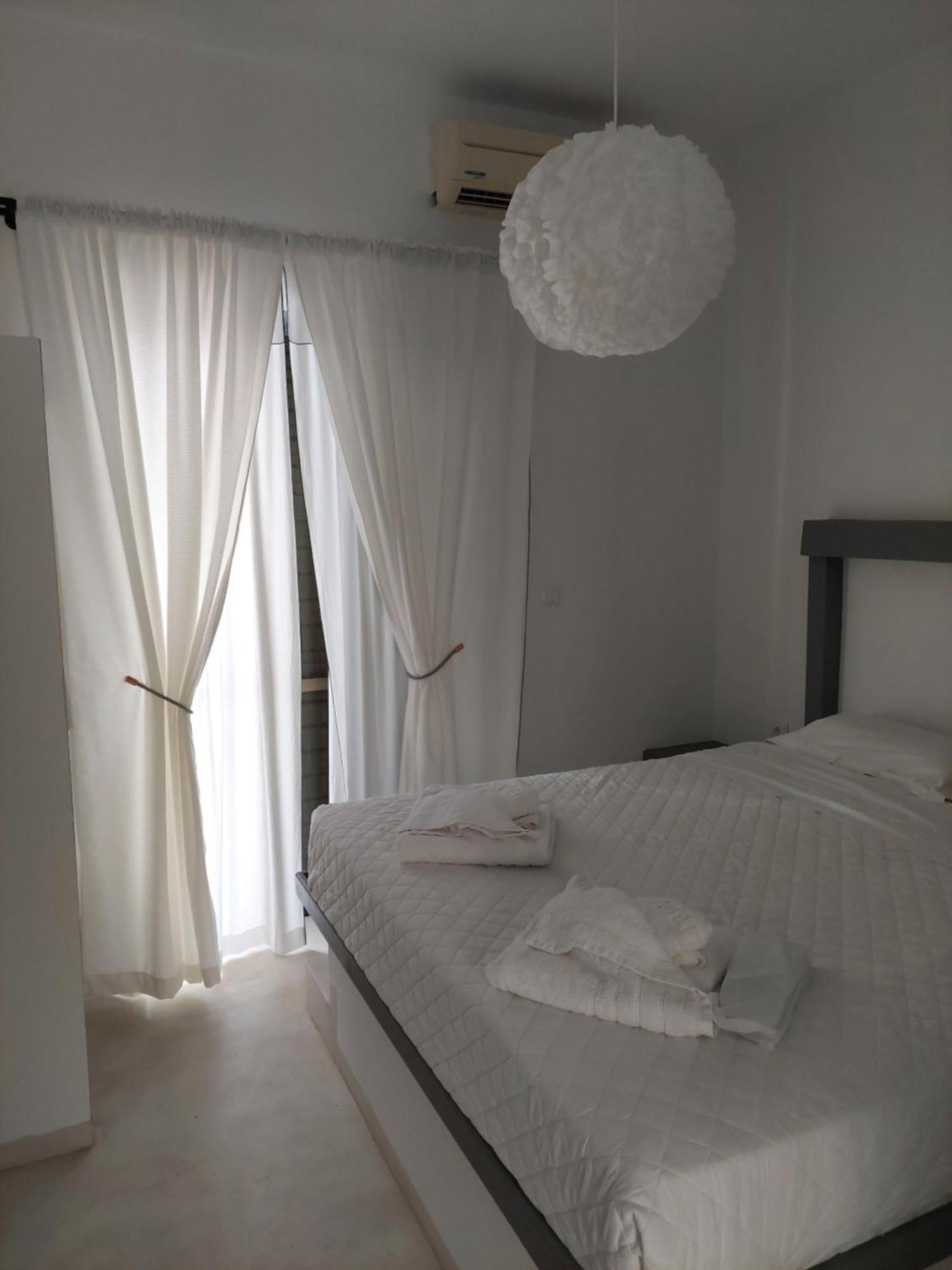Agia Marina Golden Star Praxitelousアパートメント エクステリア 写真